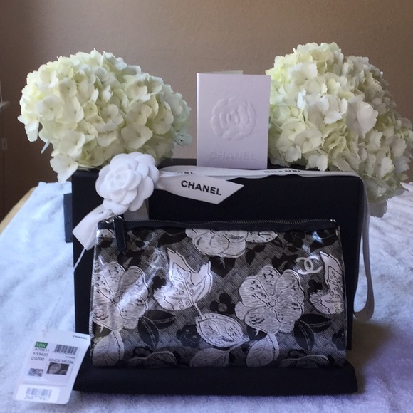 CHANEL Handbags - CHANEL O-CASE TOILE IMPRIMEE-STUNNING🌻NWT